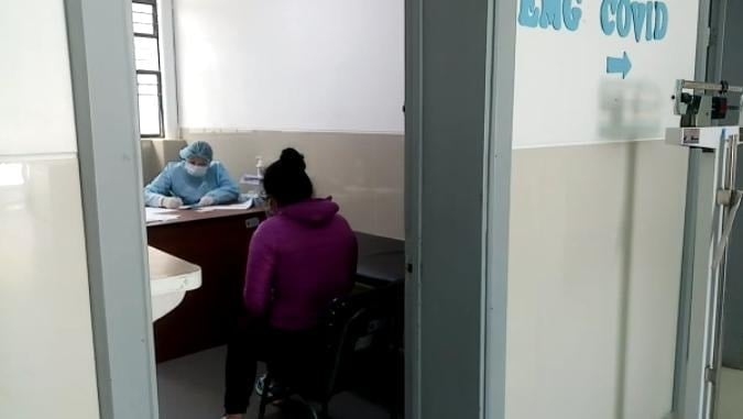 HOSPITAL DE HUARAZ APERTURA CONSULTORIO PARA USUARIOS CON SINTOMATOLOGÍA DE COVID-19