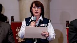 RENUNCIO MINISTRA INCAPAZ ...SIN PENA NI GLORIA SE VA MAZETI